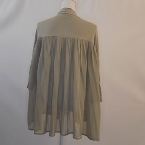 🌟 3 for $15 Deal! 🌟French Laundry green sheer pleated cardigan